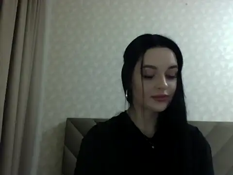 Lulii24 online show from 10-28-25, 10:09