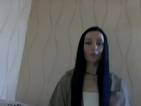 Lulii24 online show from 12-18-25, 01:04