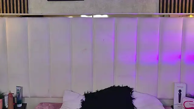 ChloeJoness  online show from 11-21-25, 08:41