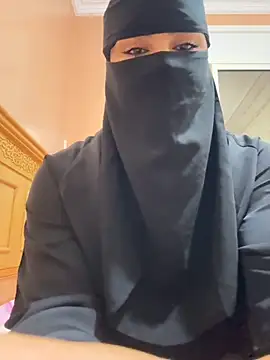 Snapshot of _Laiali_ chatting on 09-27-25, 11:38 Laiali online show from 09-27-25, 11:38