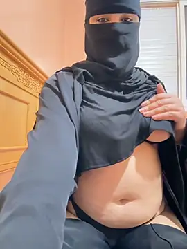 Snapshot of _Laiali_ chatting on 09-22-25, 11:27 Laiali online show from 09-22-25, 11:27