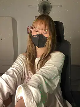 Meowyeuk6 online show from 04-16-26, 08:09