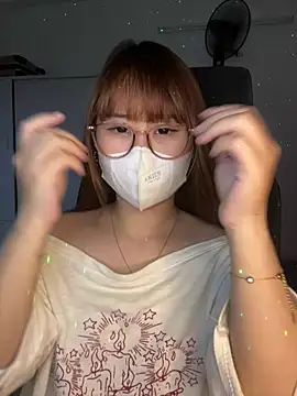 Snapshot of Meowyeuk6 chatting on 01-19-26, 03:27 Meowyeuk6 online show from 01-19-26, 03:27