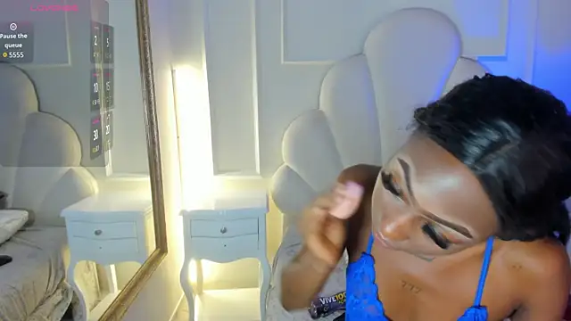 Anamonrroe online show from 12-22-25, 08:09