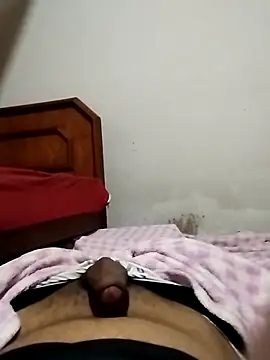 Snapshot of Bh27_17cm chatting on 10-22-25, 04:34 Bh27 17cm online show from 10-22-25, 04:34
