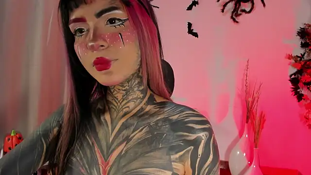 Snapshot of Nickidoll66- chatting on 10-18-25, 05:20 Nickidoll66- online show from 10-18-25, 05:20