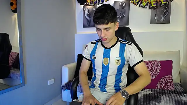 AdrianRinaldi online show from 10-14-25, 08:09