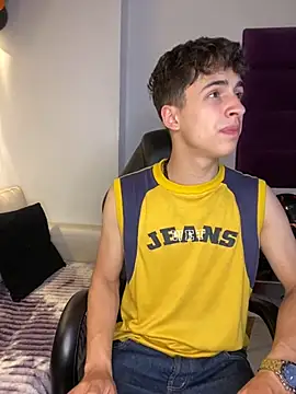 AdrianRinaldi online show from 11-04-25, 08:23