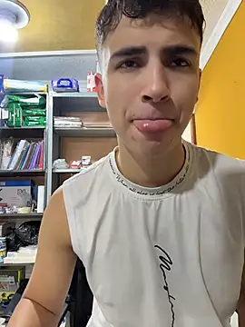 Snapshot of AdrianRinaldi chatting on 04-26-26, 04:04 AdrianRinaldi online show from 04-26-26, 04:04