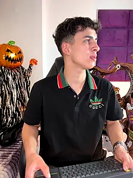 AdrianRinaldi online show from 10-31-25, 08:16