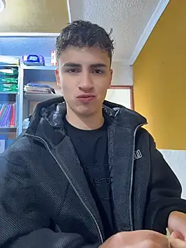 Snapshot of AdrianRinaldi chatting on 04-21-26, 02:01 AdrianRinaldi online show from 04-21-26, 02:01