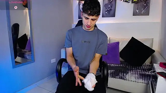 AdrianRinaldi online show from 10-16-25, 09:12