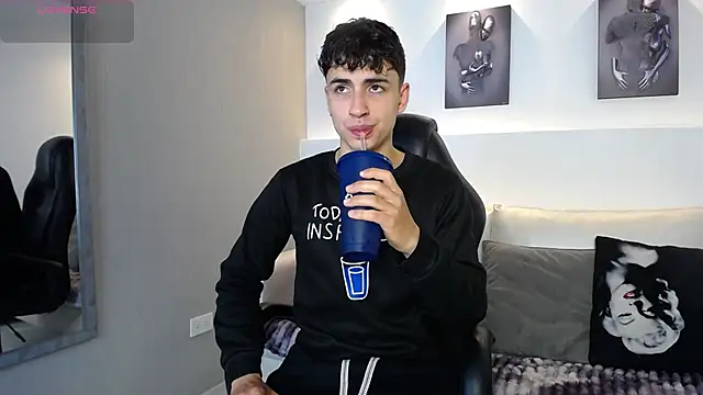 AdrianRinaldi online show from 11-10-25, 08:14