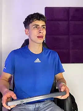 AdrianRinaldi online show from 09-18-25, 08:34