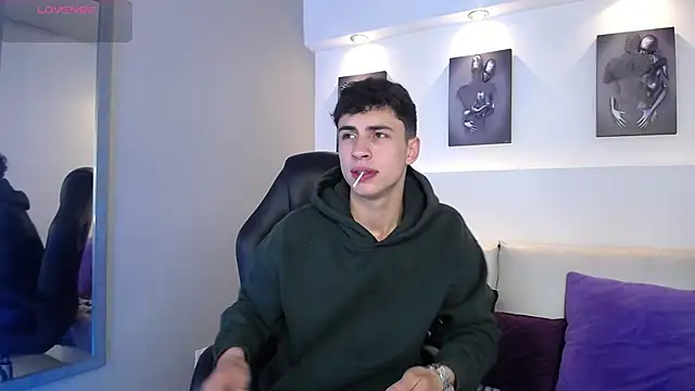 AdrianRinaldi online show from 09-30-25, 07:53