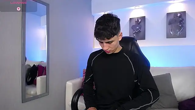 AdrianRinaldi online show from 09-22-25, 08:26