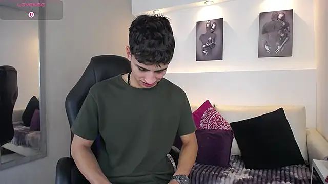 AdrianRinaldi online show from 09-24-25, 08:37