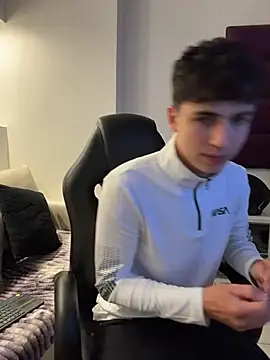 AdrianRinaldi online show from 11-18-25, 08:23