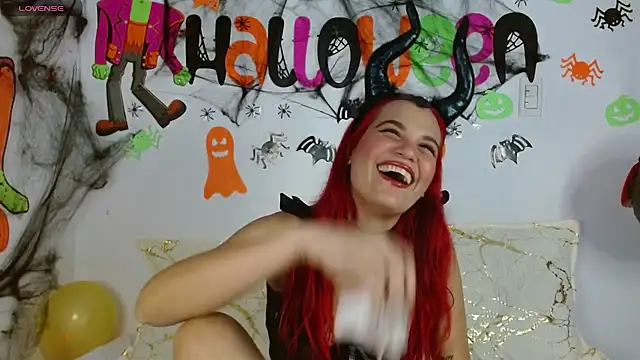 Carolinagarcia12345 online show from 11-06-25, 06:50