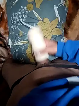 Snapshot of santiidamm chatting on 02-16-26, 04:33 santiidamm online show from 02-16-26, 04:33