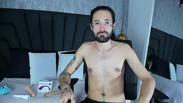 Hisoka 011 online show from 11-20-25, 10:20