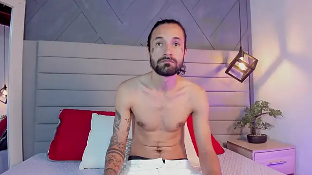 Hisoka 011 online show from 11-15-25, 01:53