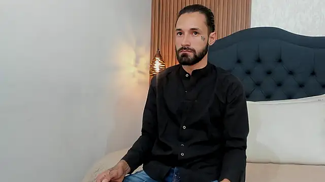 Hisoka 011 online show from 02-15-26, 12:59