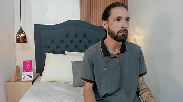 Hisoka 011 online show from 04-08-26, 07:37