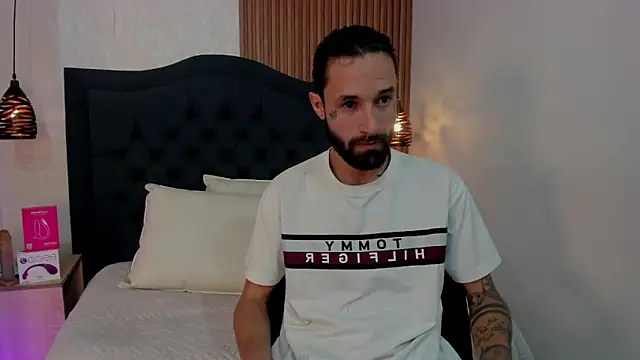 Hisoka 011 online show from 04-09-26, 07:20