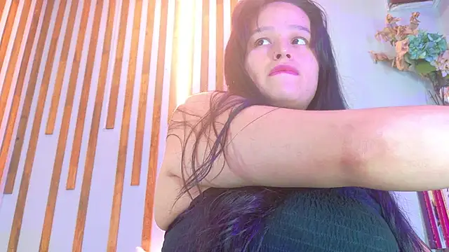 Jennifer Vega1 online show from 10-10-25, 11:49