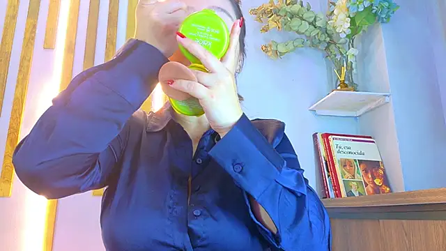 Jennifer Vega1 online show from 11-15-25, 09:19