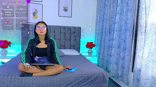 Soffia Konig  online show from 03-18-26, 12:08