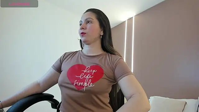 Snapshot of samantha_17_ chatting on 05-13-26, 02:29 samantha 17 online show from 05-13-26, 02:29