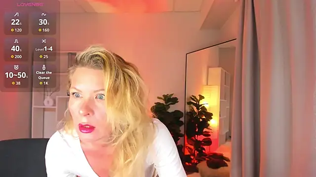 Julia Giulia online show from 05-03-26, 06:22
