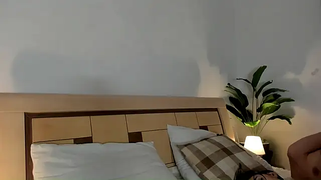 Morena Dolce online show from 11-11-25, 02:23