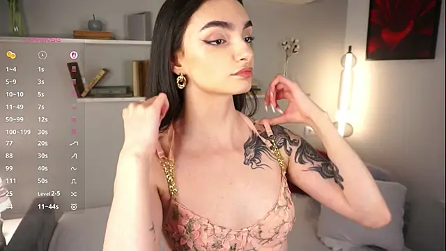 Snapshot of Morena_Dolce chatting on 09-15-25, 04:35 Morena Dolce online show from 09-15-25, 04:35