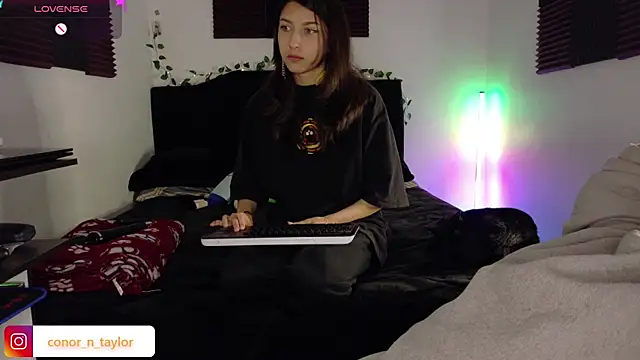 Conor Taylor online show from 12-19-25, 01:57