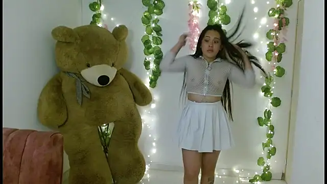 lucy1609 online show from 09-19-25, 08:24