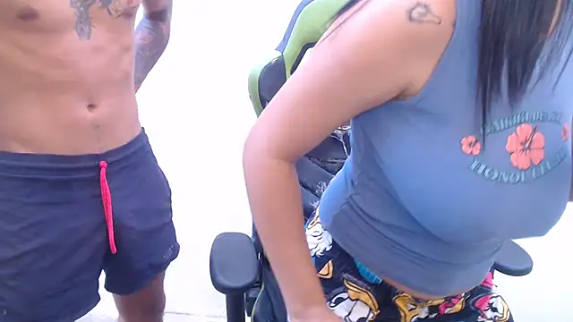 Snapshot of sensualduo chatting on 09-09-25, 10:08 sensualduo online show from 09-09-25, 10:08