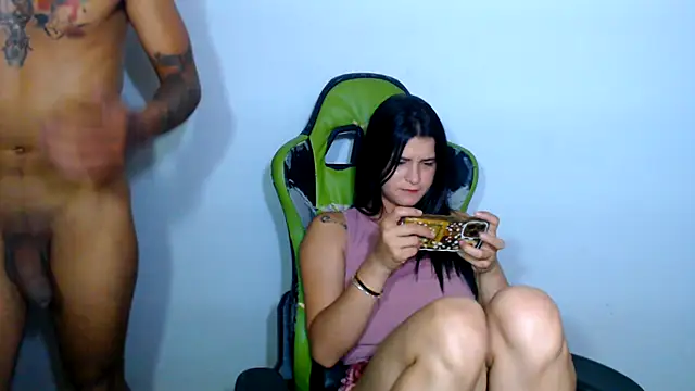 Snapshot of sensualduo chatting on 11-11-25, 11:31 sensualduo online show from 11-11-25, 11:31