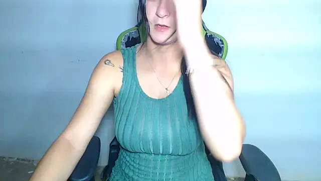 Snapshot of sensualduo chatting on 12-01-25, 08:15 sensualduo online show from 12-01-25, 08:15