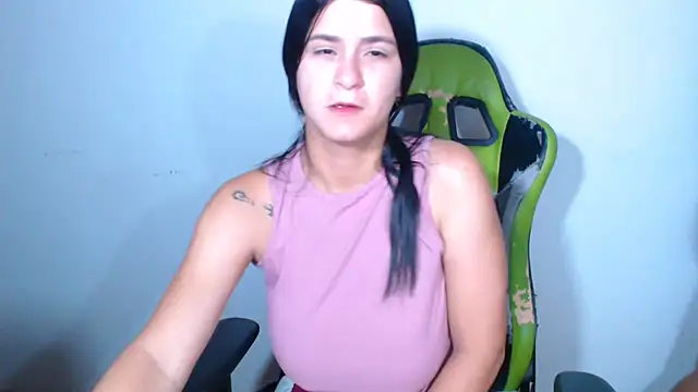 Snapshot of sensualduo chatting on 11-18-25, 08:28 sensualduo online show from 11-18-25, 08:28