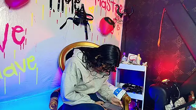 Sweettpleasure online show from 11-05-25, 01:47