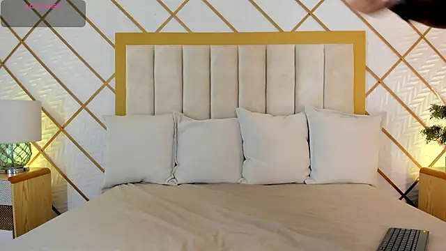 cocoamore online show from 11-21-25, 11:20