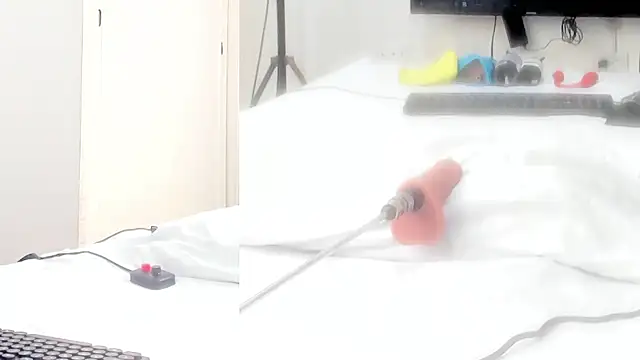 Alani Queen online show from 11-22-25, 07:24