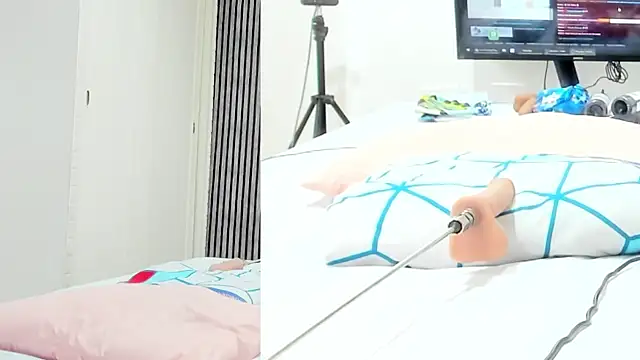 Alani Queen online show from 10-17-25, 07:15