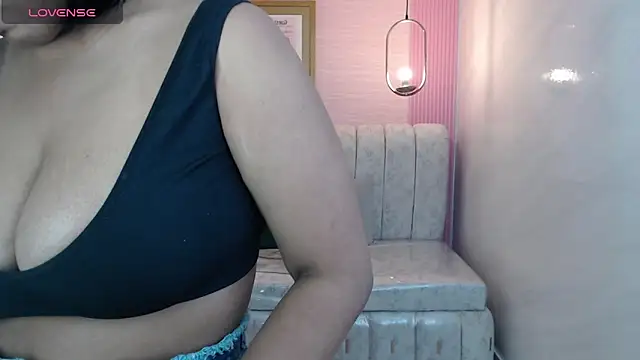 Snapshot of ambar_fox_s chatting on 10-11-25, 03:18 ambar fox s online show from 10-11-25, 03:18