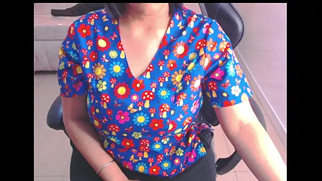 ambar fox s online show from 10-24-25, 08:19