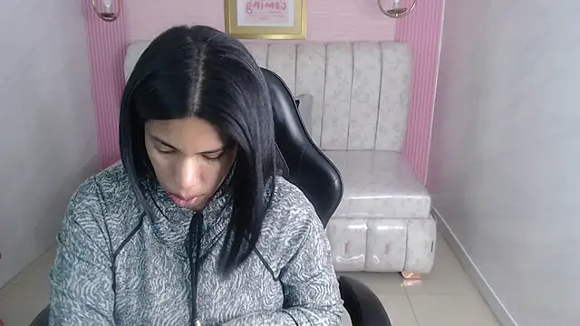 ambar fox s online show from 10-24-25, 03:05