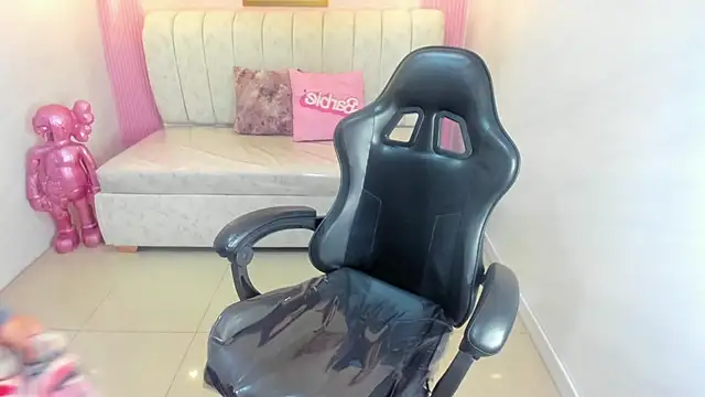 ambar fox s online show from 01-11-26, 03:02